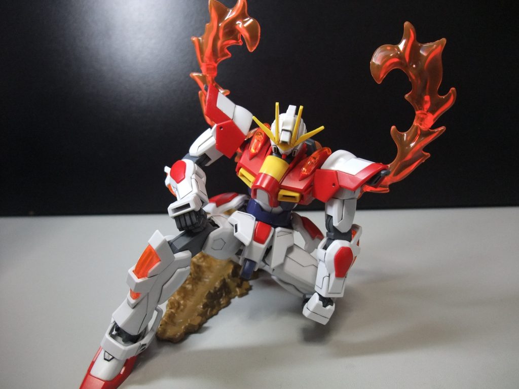 枚数が微妙に足りなくて端折りましたが、聖槍蹴り的な必殺技のイメージでした