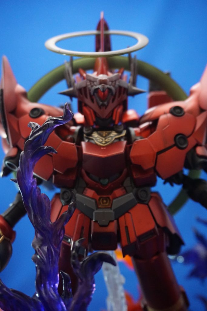 ネオジオングさんは特に改造することも無く すんなりと収納出来ます。
流石は、人類の総意の器!