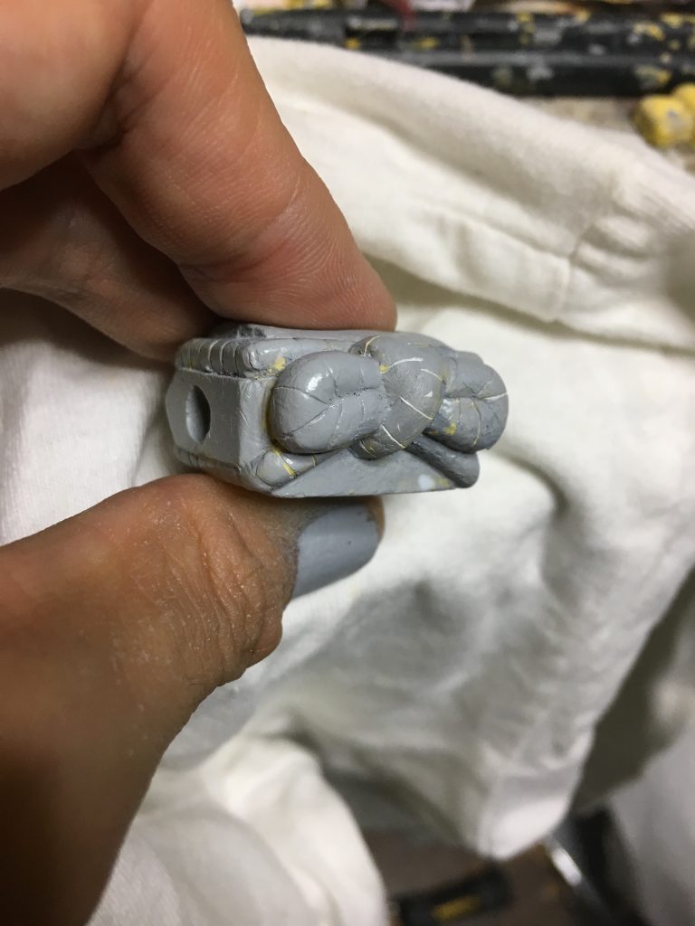 先程説明した背中のパイプが組紐と気付くまで時間がかかりました。