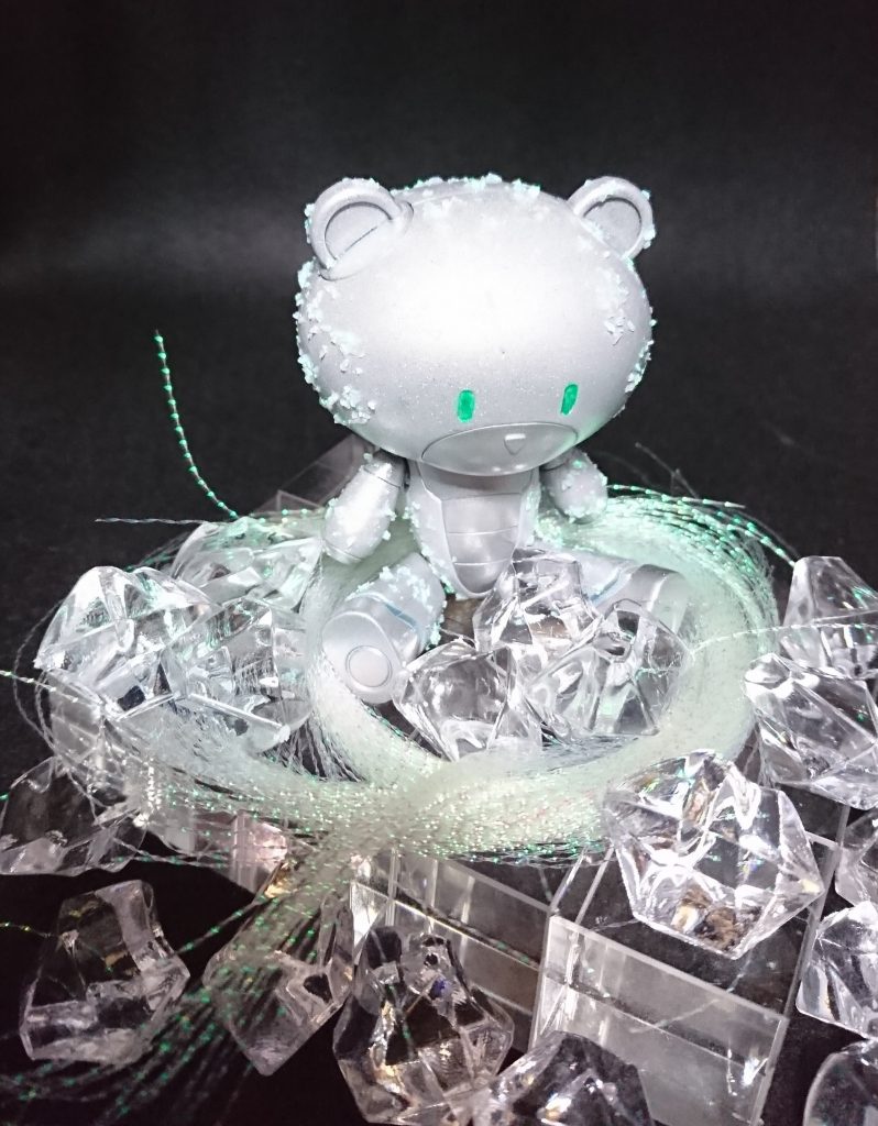 撮影が難しいです…。
光っているのが分かって貰えたら嬉しいです。