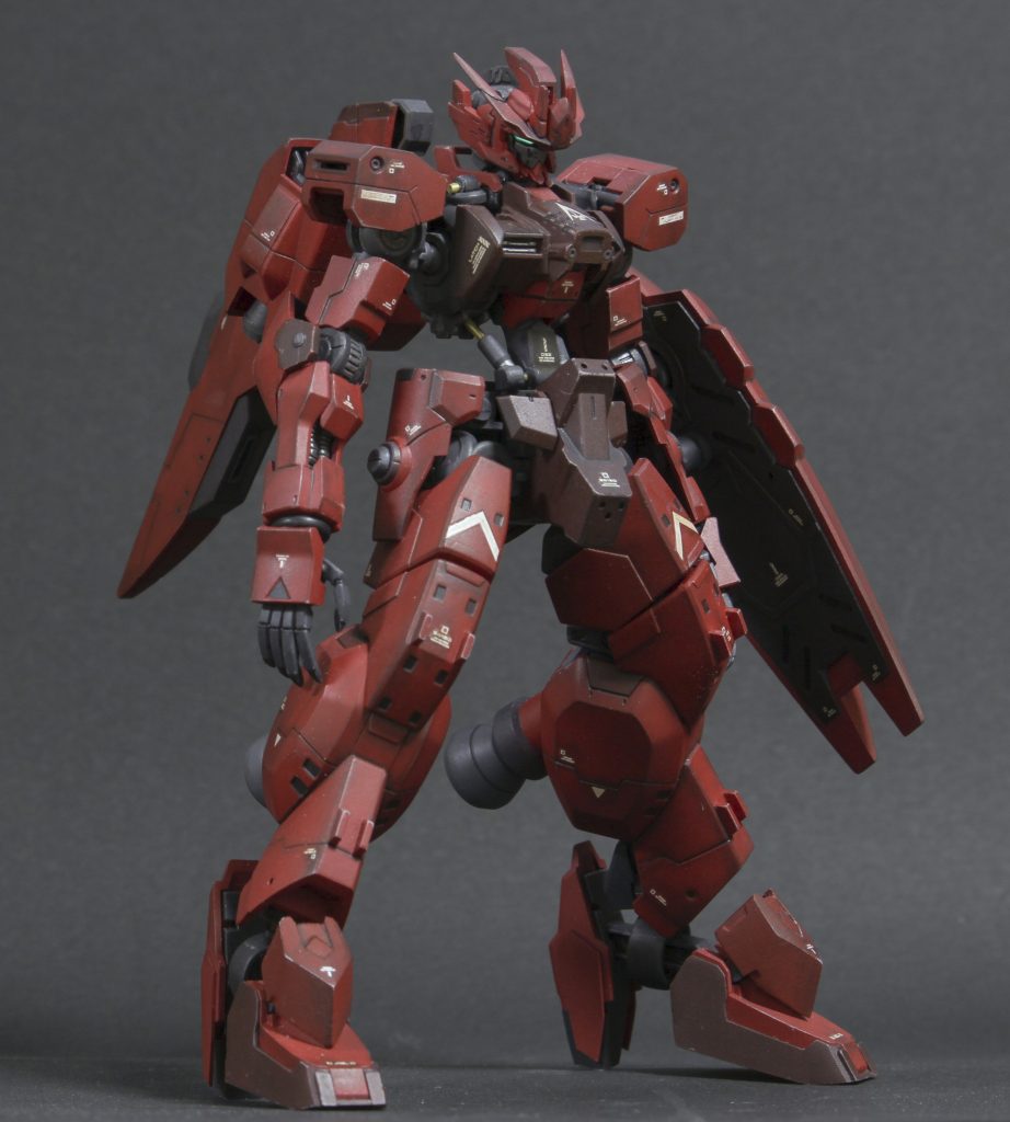 バルバトスの異形な感じがかっこよかったのでそれに近づくよう手足を少し大きくしました。