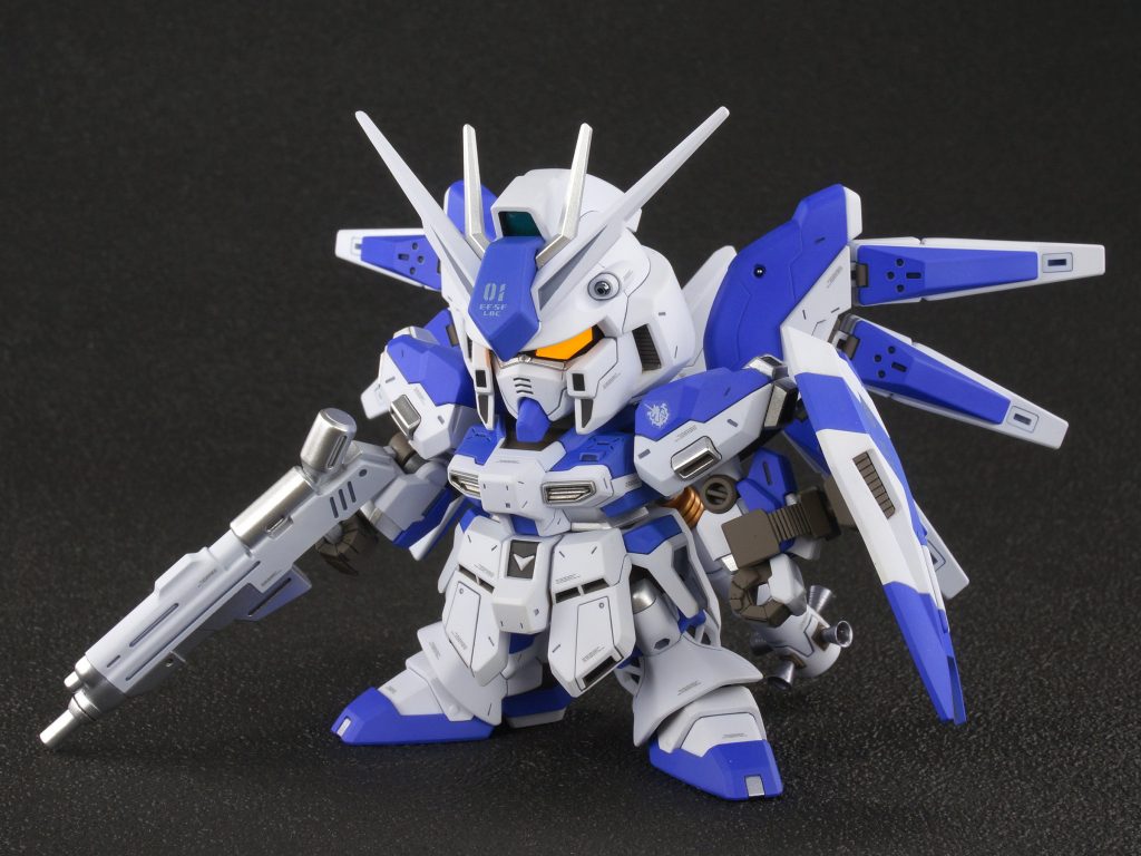 正面。
配色は旧版も捨てがたかったのですが、
シルバーのアクセントが現代的な新版を選びました。