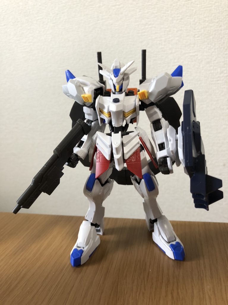 塗装前。
基本ベースはバエルであとはほとんどユーゴーのパーツを切り貼りしました。