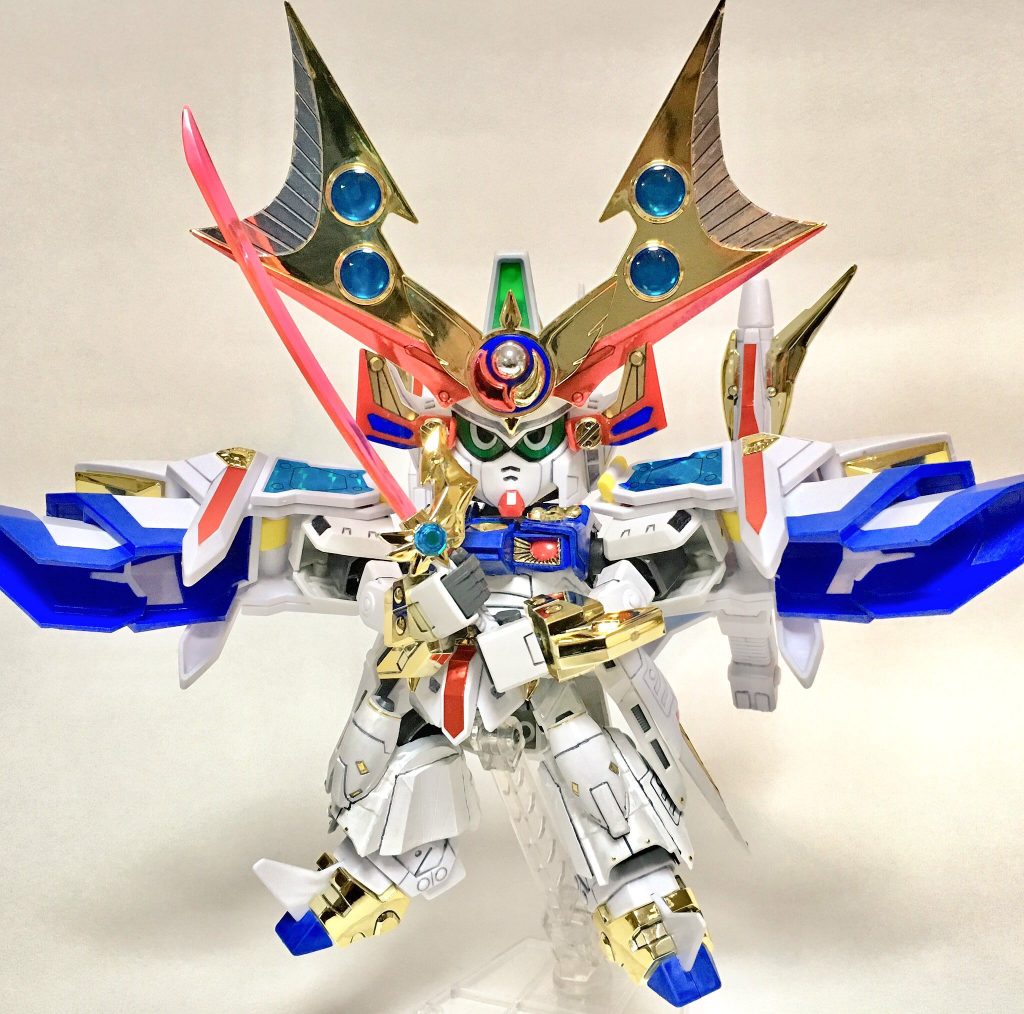 両手持ちも可能。
肩鎧が大きいので、バランス取るのが難しい…。