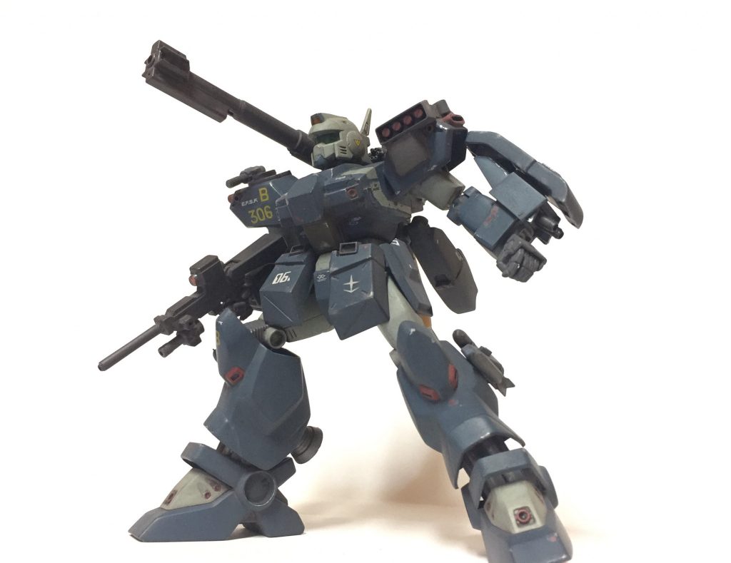 腕部のビームキャノンも砲口を市販パーツに置き換えています。腕部キャノン内側はすかすかで目立ってしまっていたので、ジャンクパーツを入れて誤魔化してしまいました。