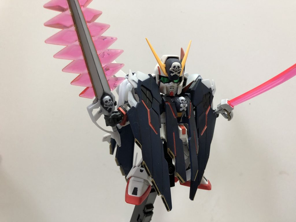 次にビームザンバーとムラマサブラスターとの両手持ち。
フルクロスの都合上腕を横にか広げられない…^_^;