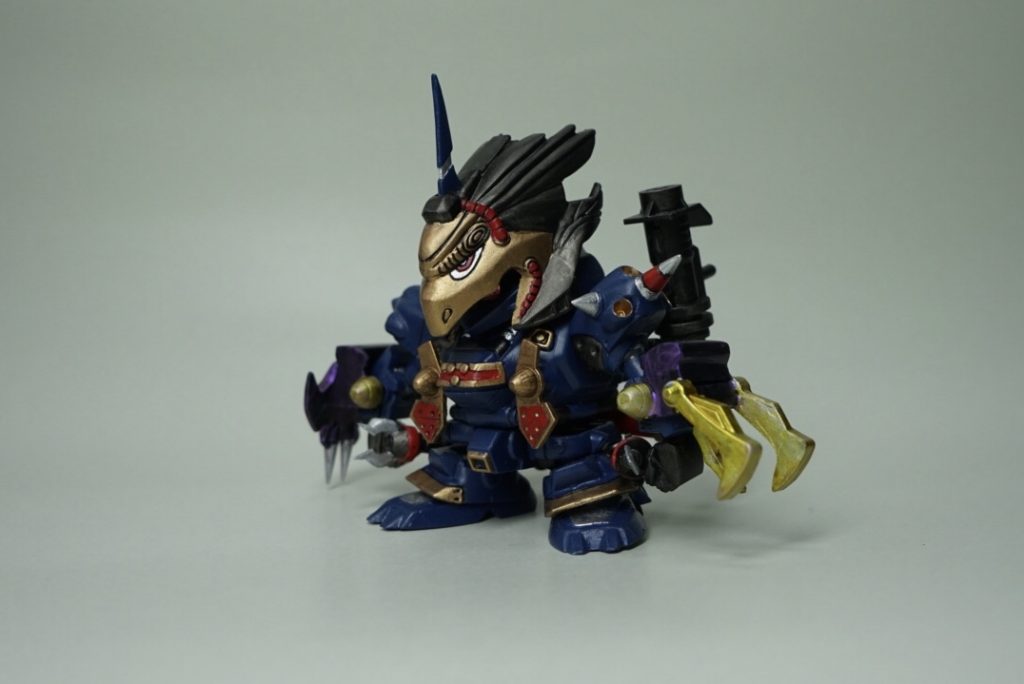 前から。
キットに各可動部を追加しました。モノアイも可動します。
シュツルムファウストは、鏑矢をイメージして作成しました。