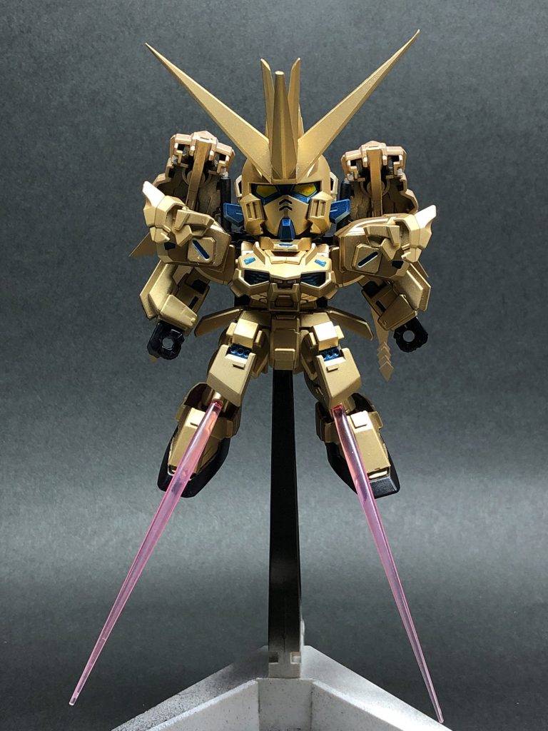 ビームトンファーがない代わりにジャスティスガンダムよろしく膝からビームサーベルを出せます