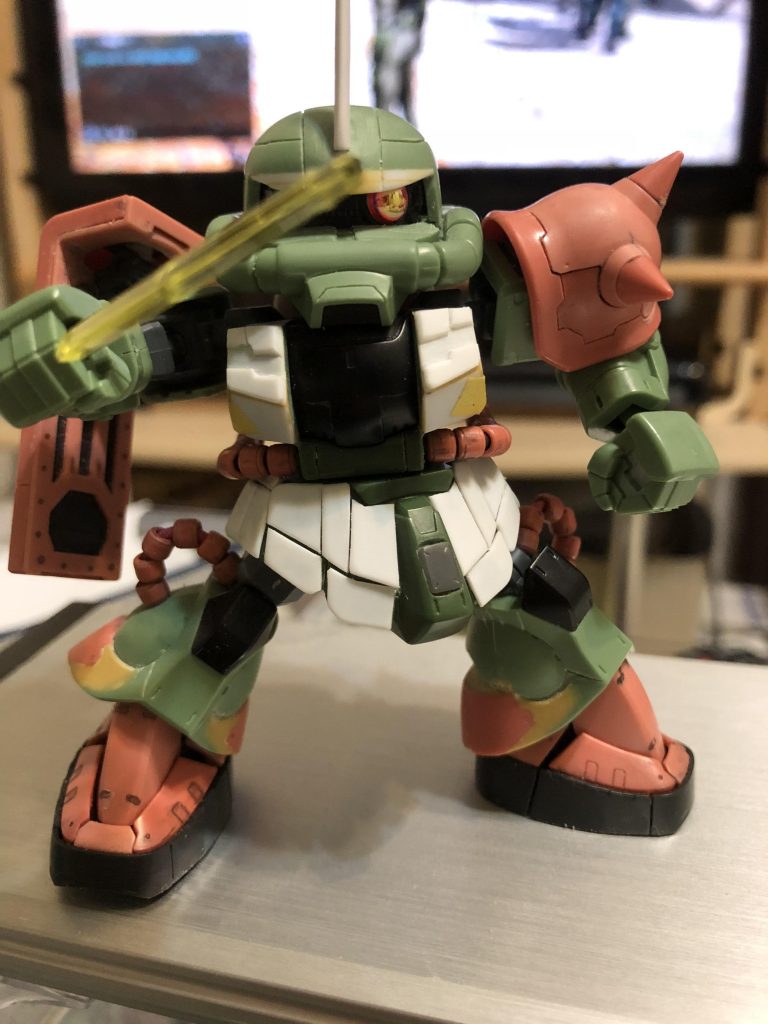 足部分は加工したRGの物、パテって苦手!