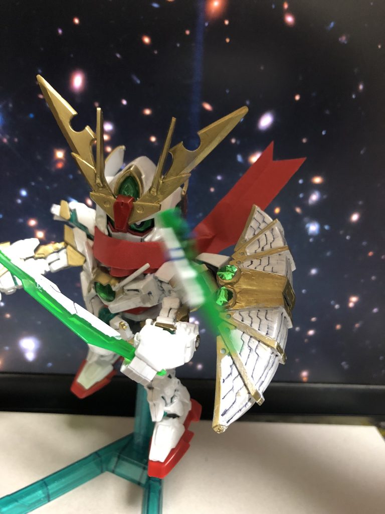 武装:風刃 通常は手持ち武器、もしくは投擲武器として使用する。ビット系装備としての機能を有しており、GN風遁の術と称した遠隔攻撃が可能である。遠隔攻撃については普段は奥の手として隠しているが、ベース機の選定から推測されがちである。