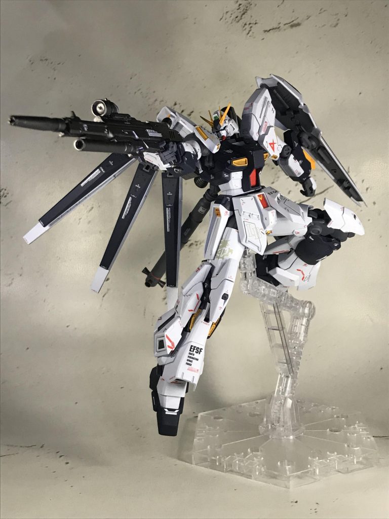 ビームライフル
Hi-νとシナンジュのものを組み合わせています。