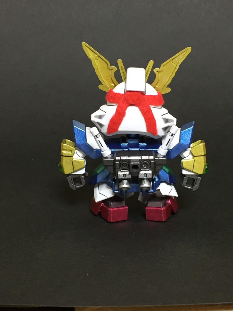 ハチマキも装備。羊毛フェルトをカットして貼り付けました。