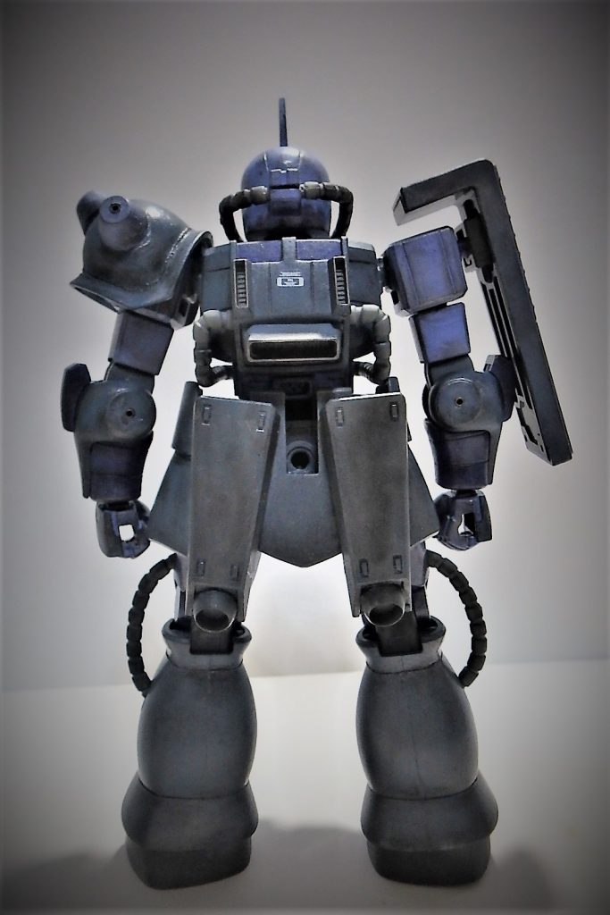 背面と尻にスラスターを追加。このキット、標準だとバックパックにスラスターがない。