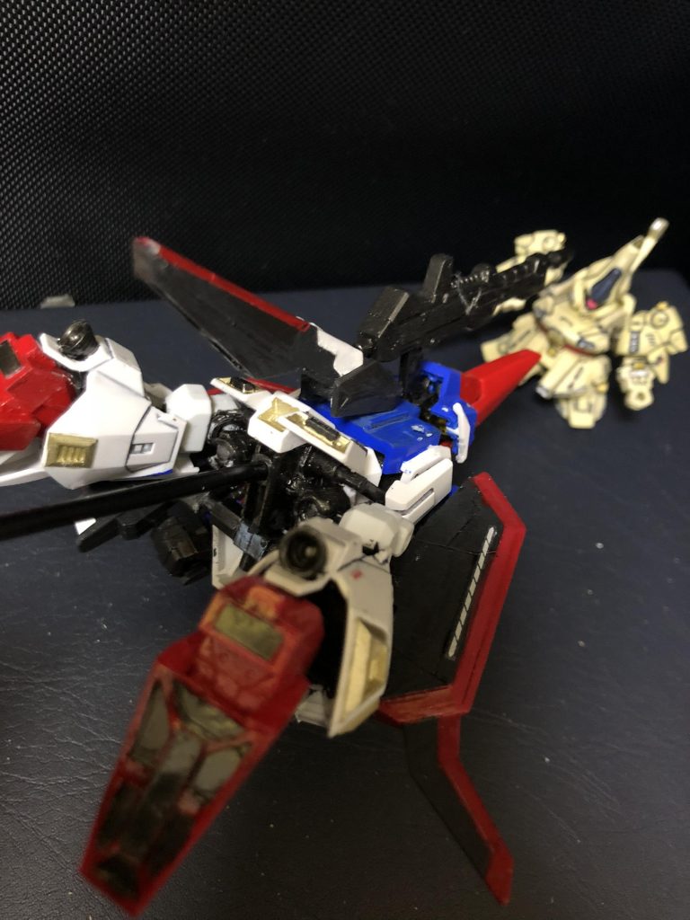 シロッコ「ジ・O！動けジ・O！！何故だ！何故動かん！！」
カミーユ「おまえみたいなヤツは生きていてはダメなんだ！おまえみたいな大人は！！粛清してやるーーーっ！！」
シロッコ「何故だ！何故、シャアみたいな扱いをするんだ！！うわあああ！！」