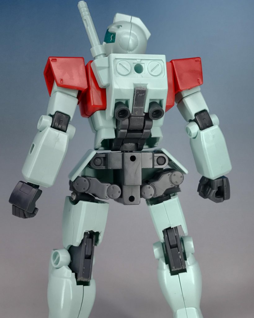 ## NO ウンコ座り  NO ヤンキー

何気にやっているウンコ座りですが、普通のガンプラじゃムリです。
可動範囲を広げる程度の改造では実現不可能なレベルだったので、腰と股関節を丸ごとすげ替えています。