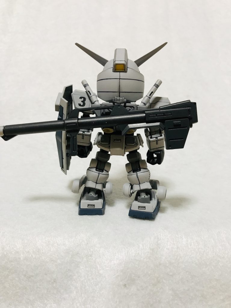 クロスシルエットにはバズーカが付いてないので、HGのガンダムマーク2のバズーカをネオジム磁石を使い装着。ランドセルか腰を選択してマウント可能にしました。