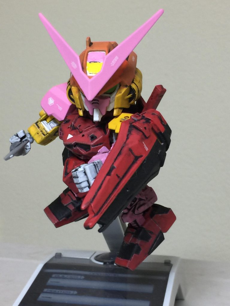 アップル・ガンダム 正面左斜め シールドで 敵ガンプラの攻撃を防ぐ アピール
ショット!