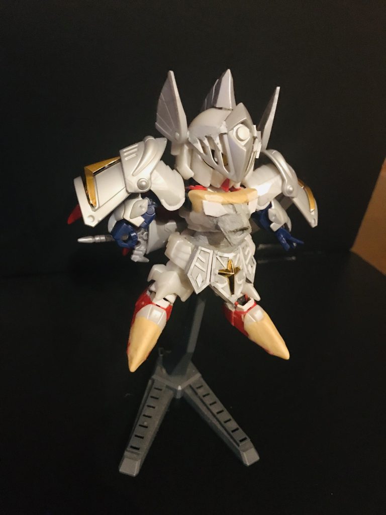 胴の延長、足のパテ盛りとジョイントによる可動、実は胴はネオジム仕込んでいます。