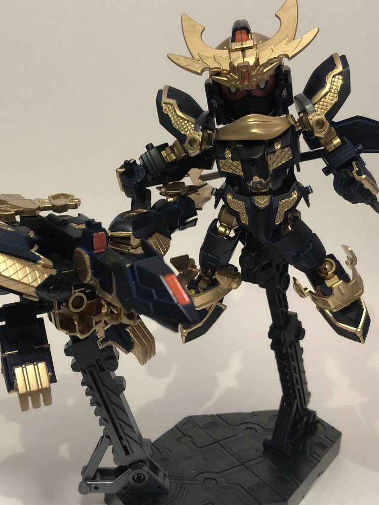 武装装甲八鳥ももちろんいます