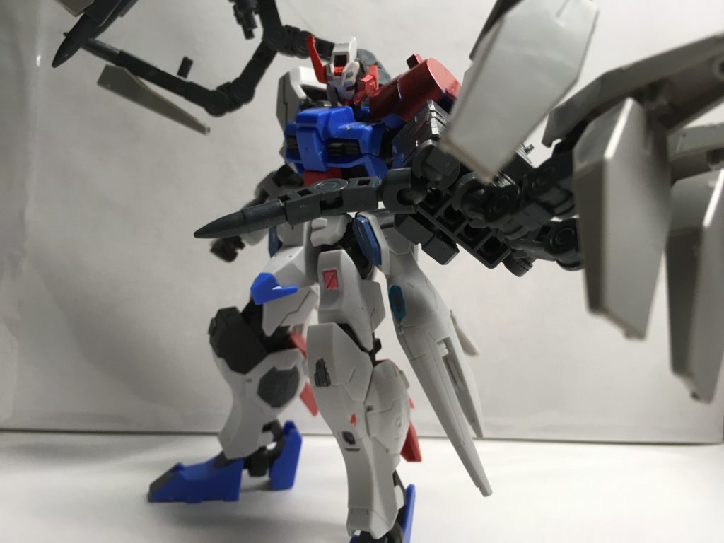 ファングだけでなく打撃用もあります。
以前投稿した時には無かった武装です！