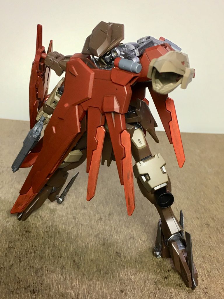 イーグルクロー
鳥の頭のような形状のクロー
こちらもGN粒子を纏う事で威力を発揮する