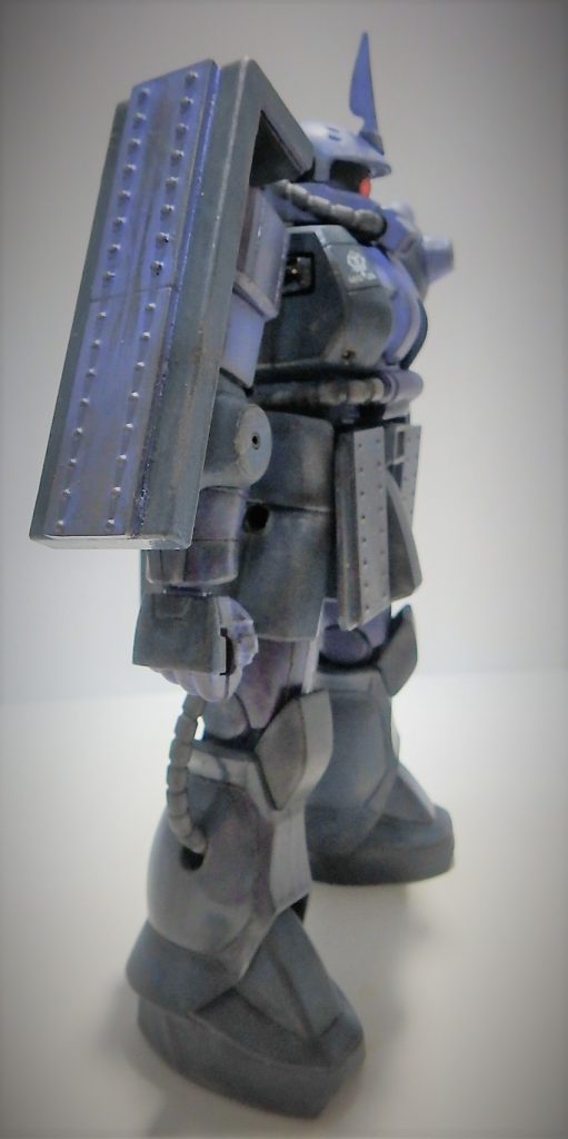 右肩の盾を補強