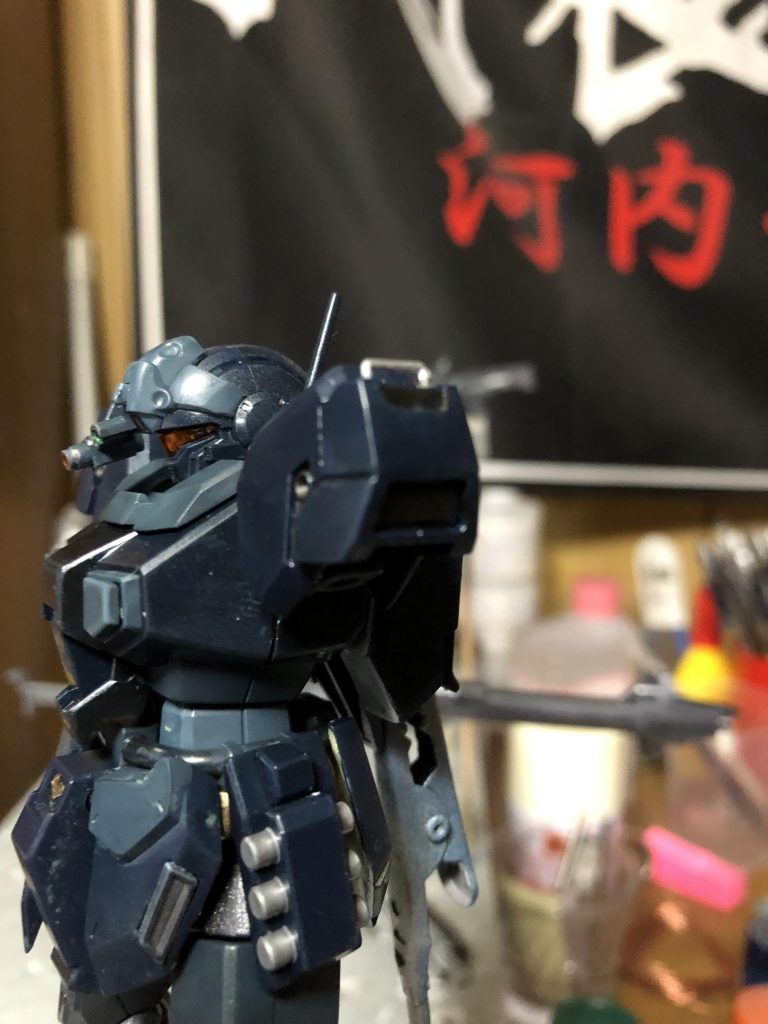 肩とかに少しディテールを増やしました