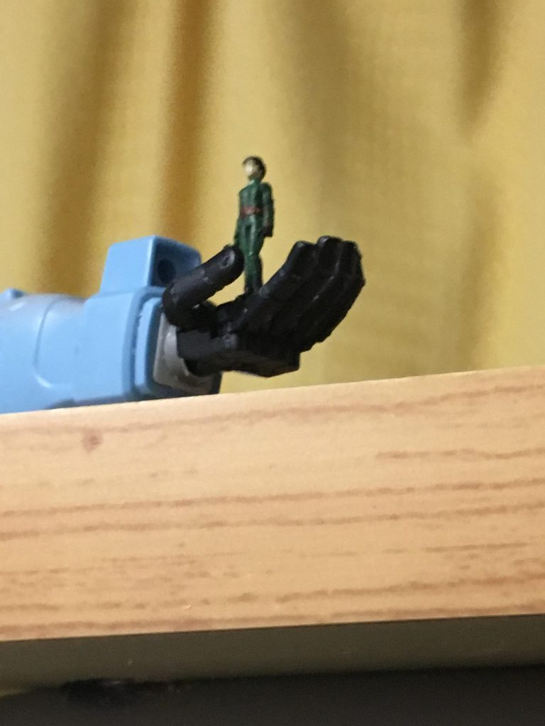 パイロットはRGガンダムに付属していたアムロくんを使用。
カラーリングについてはもう少し塗り分けした方が良かったなと今更ながら思いました。