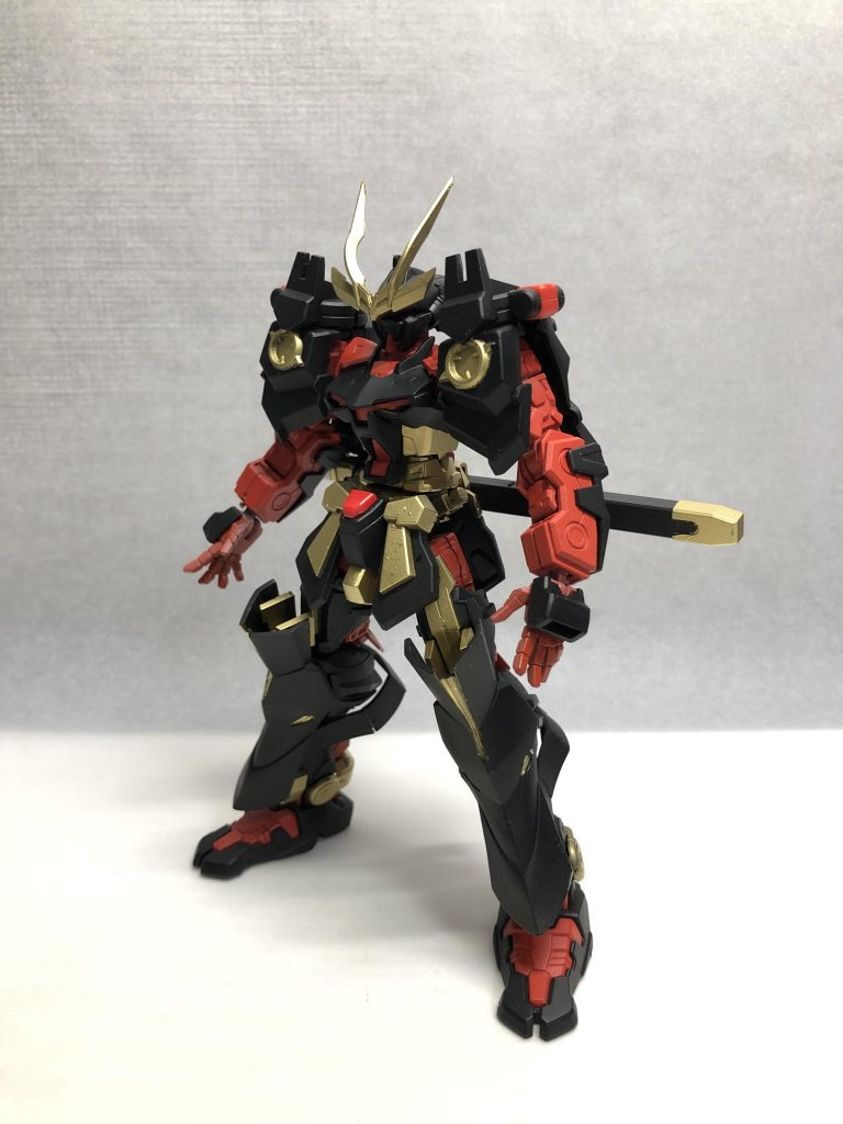 初期装備状態
黒と赤で禍々しさを演出しました。
金色がいい感じのアクセントになった気がします。