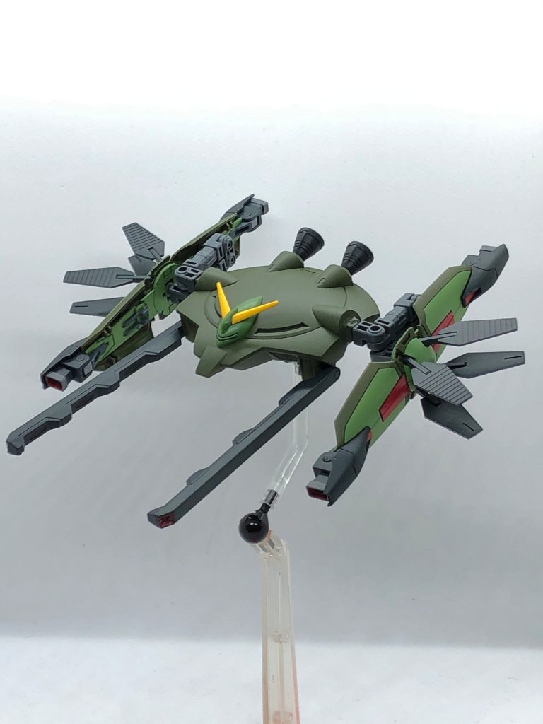 巡航形態。ジャスティスガンダムのリフターに近い形態で、分離して攻撃したり、サブフライトシステムとして乗る事もできる。ゲシュマイディッヒパンツァーも展開可能な為、防御力もかなり高い。