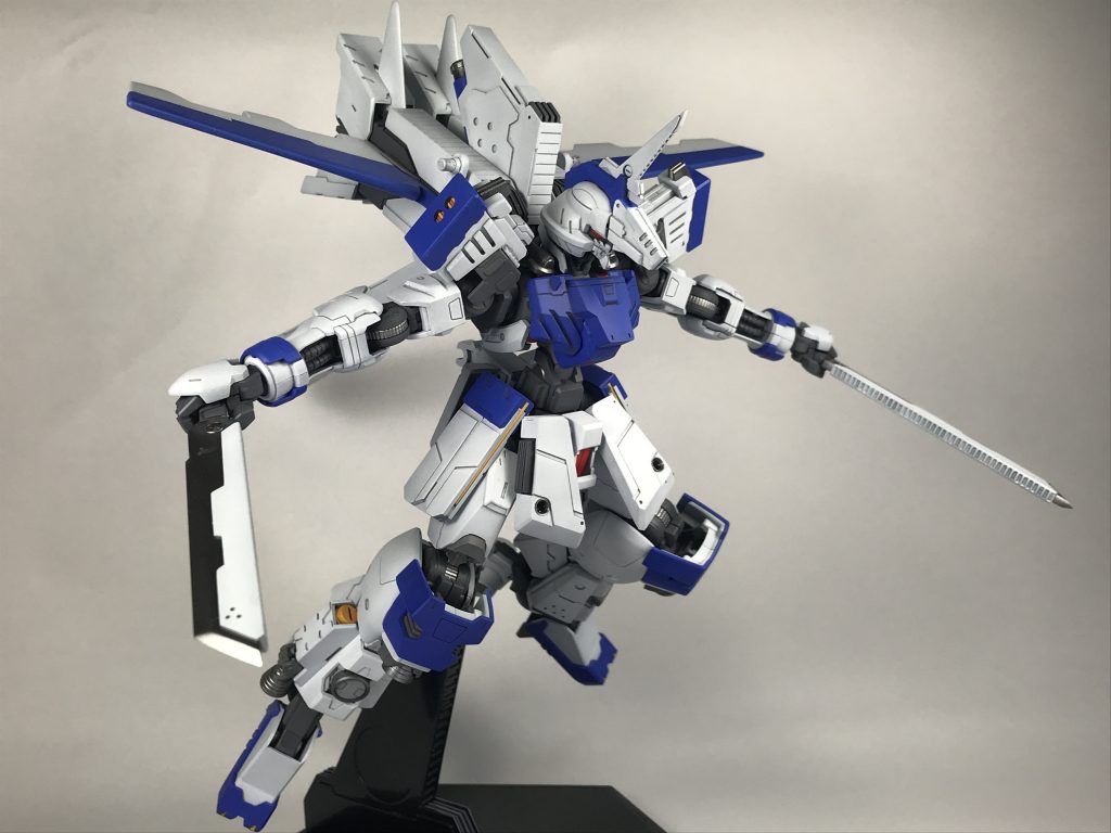 ブレード
装備・ポージング・色合いも相俟って、どことなくバエルに見えなくもない気が
ただ、赤みを増した青に調色してその青色の面積を増やす事で、バエルっぽさを出来るだけ避けるよう意識したのは覚えてます