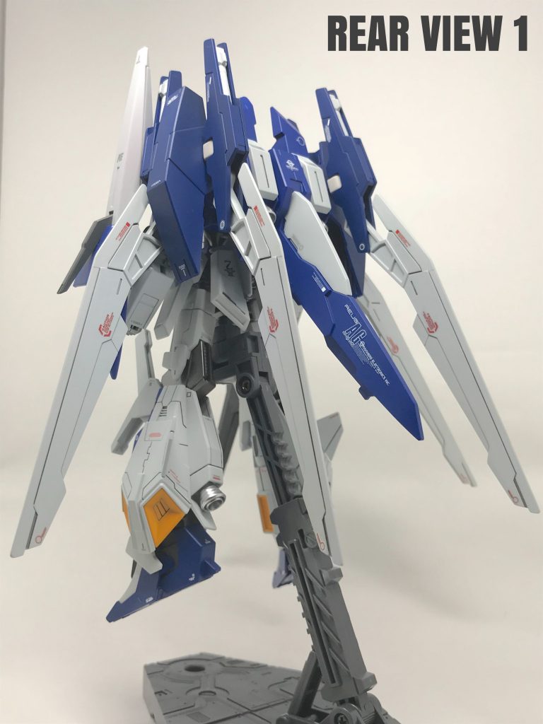 バックパックは元のものは使用せず、
ライトニング バックウェポン システム
ⅡとⅢを組み合わせてオリジナル感を
だしてみましたが…  自分的には上手く
マッチしたと思います。