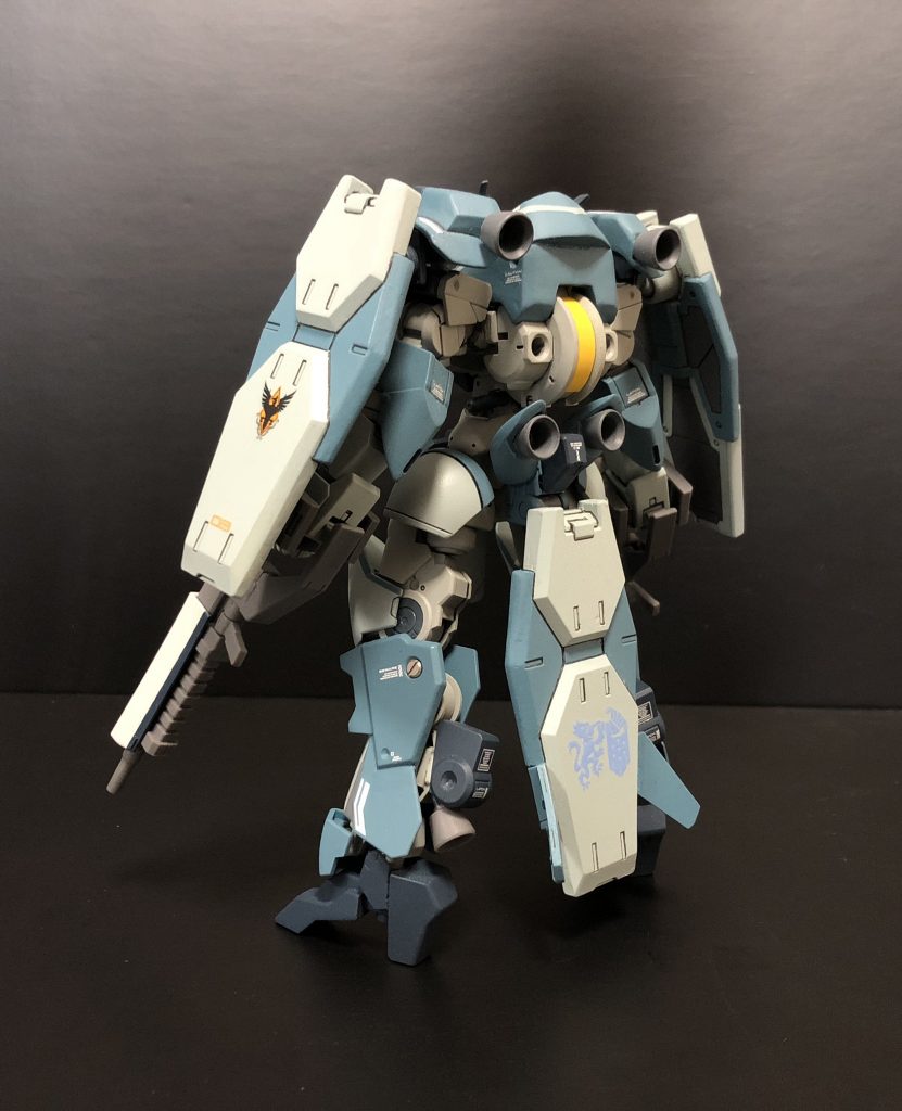 兵装試験機と言う位置付けだけあってか、全身には様々な兵装を装着できる様に多数のハードポイントが追加されている。しかしながら、ベース機の機動性や運動性は失われておらず、背部の推進器は肩と腰部で内蔵式に、脚部では逆に着脱式に変更されることで、追加武装の為のクリアランスが確保されるに至った。ただし、肩周りの可動域は若干低下している。