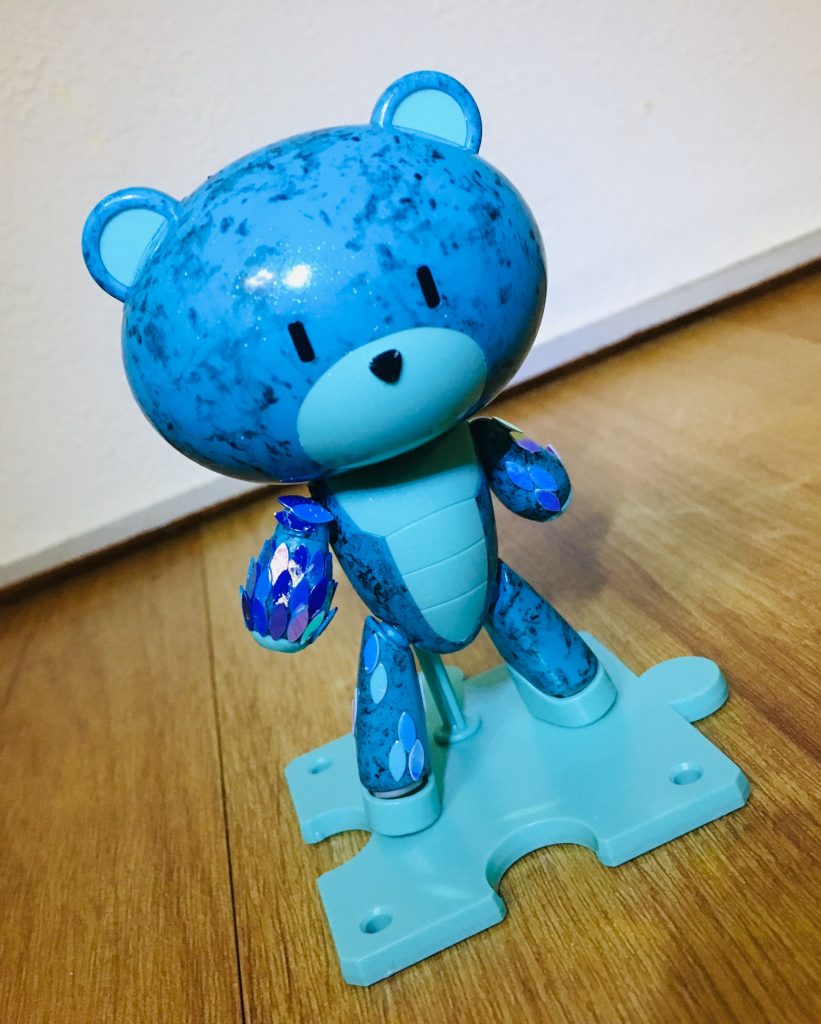 このラメチップ、こんだけ小さいので貼っていくのがめちゃ辛かったwww ちなみに海外から取り寄せました！