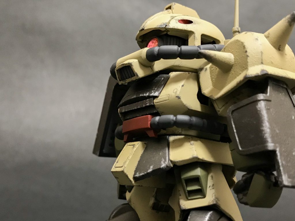 ベースとなるBB戦士に旧キットを切った貼ったで形を作りボールデンアームアームズのボールジョイント、手はビルドナックルズで作っています。
テーマのキット以外を使用しない、無いものはプラ材で作る、ベースのBB戦士を崩さないを念頭において制作しました。