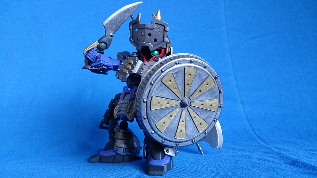 ハルバードのサーベルは脱着式。
シールドは、プリンのフタを加工しました。w