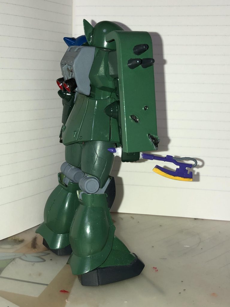 シールドの被弾痕にもこだわり有