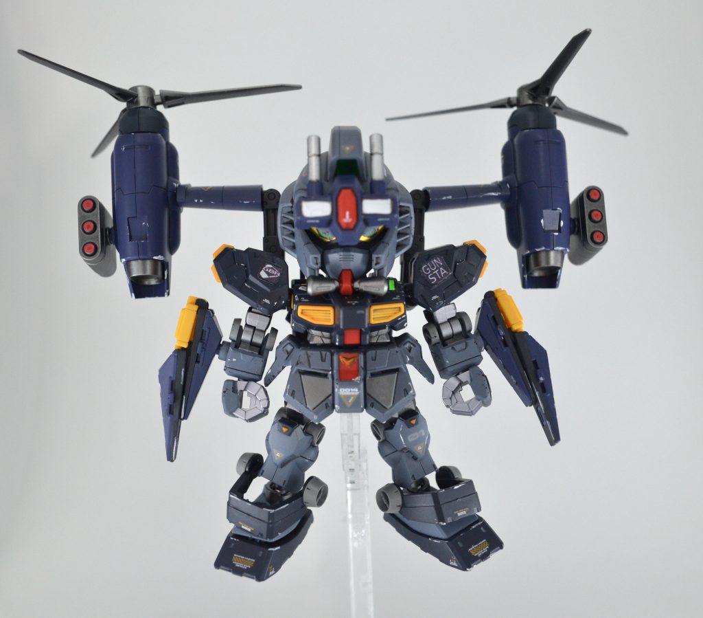 「現場へ急行する!デバッグ装備装着!!」
ティルトローターを背面に、ファンネルを両腕に装着!