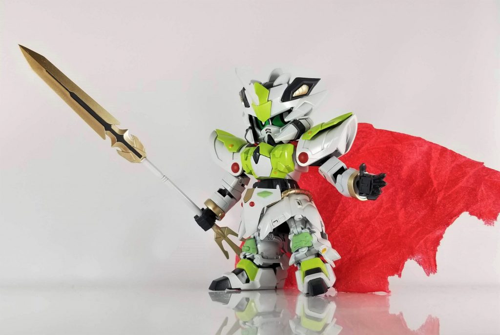 正面白背景。脛の部分にRGアストレイのジャンクパーツを使用しています。