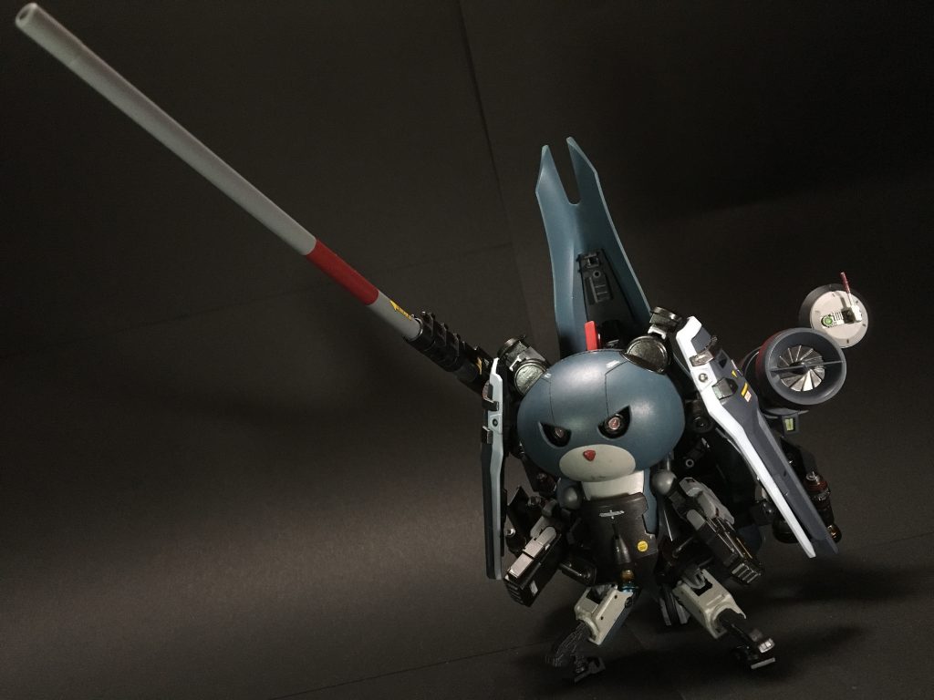 分離後のORSETTOの姿。クマのような形は完全に開発者の趣味。AIはニュータイプが関係していると思われる戦闘データをメインに蓄積させている為、かなり高次元での戦闘を可能にしている。パイロットと試験を繰り返している内に意図せずだが自我が芽生え始めてる様子が最近伺える。