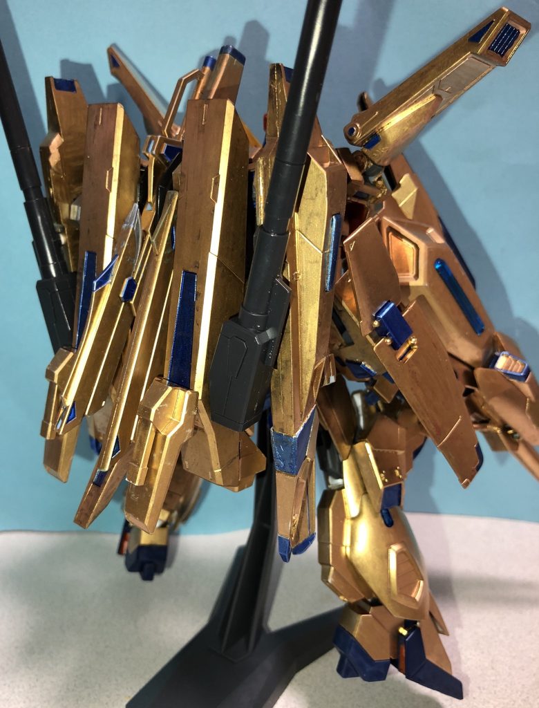 フルウェポンモード。
ダブル・メガ・カノンを装備し、取り外されていたアロンダイト及び長射程ビーム砲を半ば強引にスタビライザーにマウントした全武装形態。