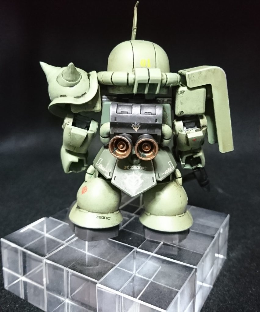 塗装は「缶サフ⇒缶スプレー＋筆＋ハゲチョロ⇒缶つや消しクリア⇒フィルター」です。
ハゲチョロは100均のクッションテープ(目の細かいスポンジ)でポンポンしてます。

本体緑：クレオス　MSディープグリーン、MSグリーン
本体グレー：クレオス　MSファントムグレー
内部フレーム：クレオス　MSグレージオン系
武器：クレオス　黒鉄色
バーニア内部：４アーティストマーカー　ブロンズ
ハゲチョロ：タミヤ　ペイントマーカーX-11
フィルター：クレオス　Mr.ウェザリングカラー　フェイスグリーン・グランドブラウン・シェードブルー