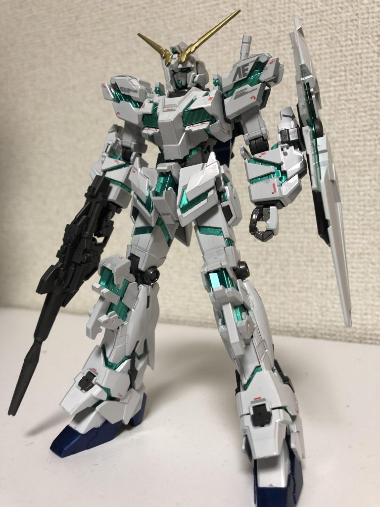 サイコフレームをガンダムマーカー エアブラシで塗装しました。