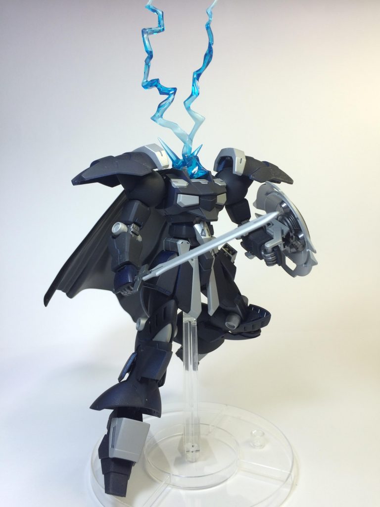 腰に携えた長剣