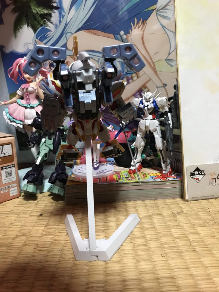 後ろ側です。
HWSの接続部分は、トランザムインフィニティの00スカイの余剰パーツから持ってきました。