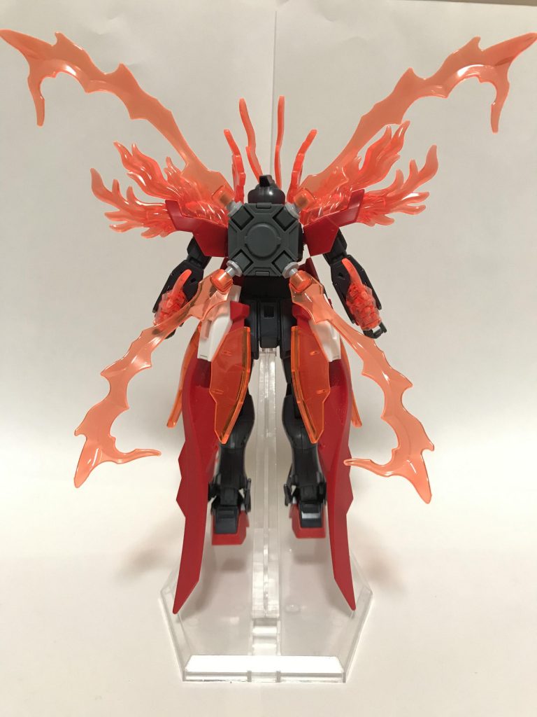 バックパックは1号機とは異なりクロスボーンガンダムのような十字に。