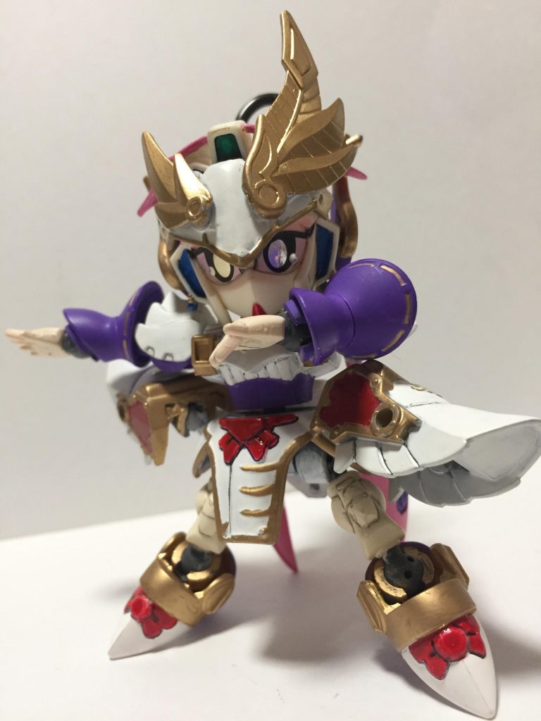 肩はクロスシルエットに差し替え、足回りやスカートはボールデンで結構動きます。