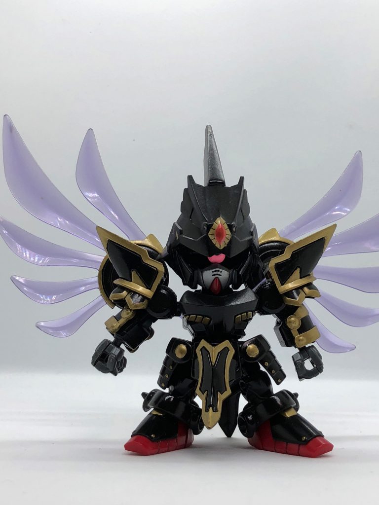 武器なしで正面から。名前のルシファーはGのレコンギスタのG-ルシファーや新機動戦記ガンダムW～ティエルの衝動～のガンダムルシフェルからではなく、ミキシングに使用したLBXルシファーからです。