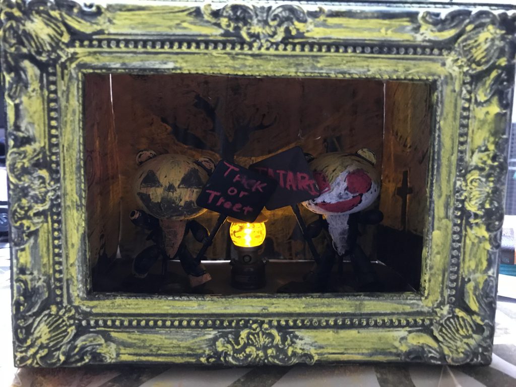 ガチャガチャでランタンが手に入ったので使ってみました！Halloweenっぽい雰囲気が出てますかね？