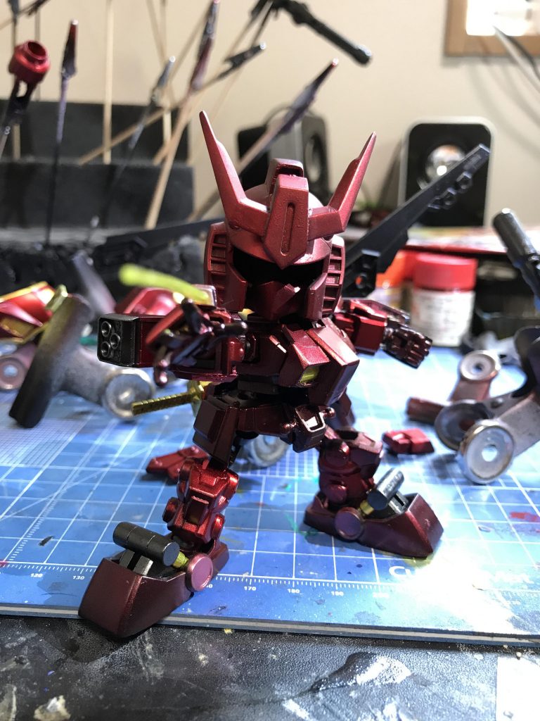 脚部は間接を入れて可動を上げています